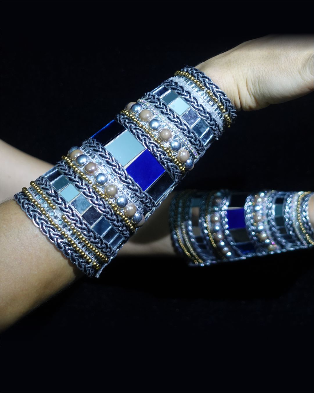 Roman style mirrored bracelets - Silver - Image 4